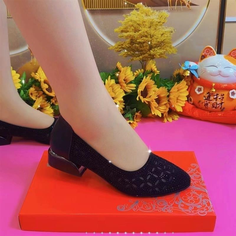 女鞋真皮透气凉鞋水钻镂空2026新款网纱夏季软底时尚妈妈单鞋潮
