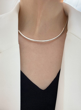 一恋小众设计感简约素圈项链女复古时尚空管弧形半圆锁骨链嘻哈毛