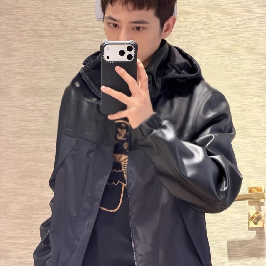 25FW欧美风早秋新款字母压纹皮革拼接连帽防风夹克时尚男女外套