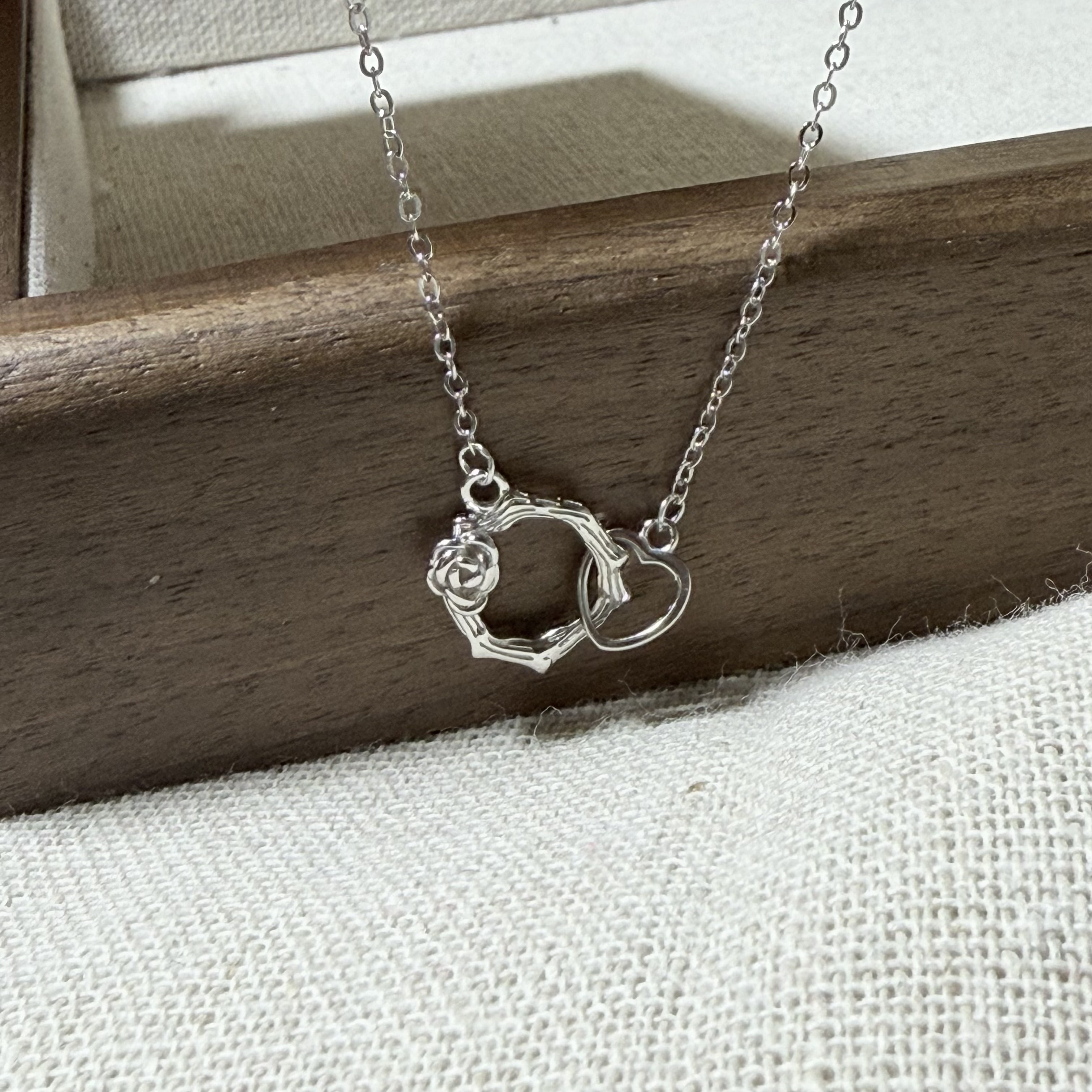 S999足银余香玫瑰花环圆环项链轻奢小众百搭高级感锁骨链项链