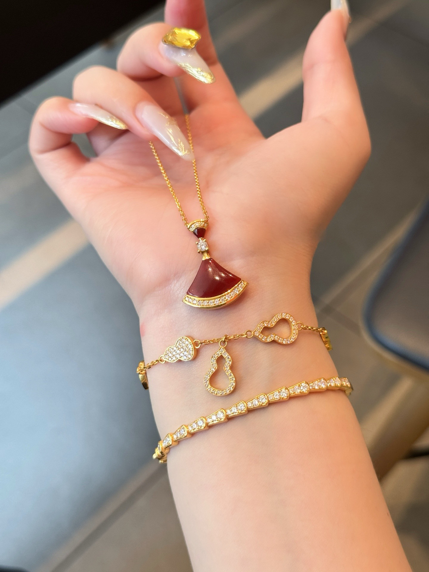 红玛瑙小裙子项链黄金镶嵌999足金套链,黄金,定价黄金项链,淘宝优惠券,粉丝福利购,淘宝优惠卷