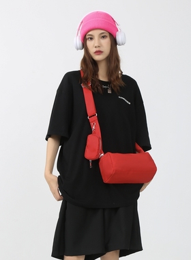红色休闲吐司包2022新款日韩枕头斜挎小方包女小众百搭单肩腋下包