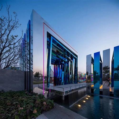 大型不锈钢雕塑厂家户外园林创意设计建筑景观动人物摆件雕塑制作