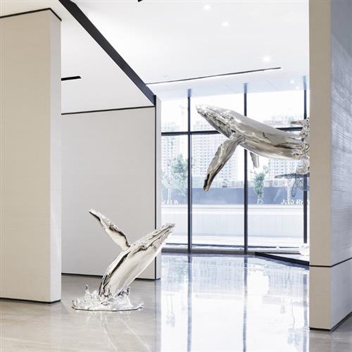 玻璃钢电镀鲸鱼落地大摆件海豚鲨鱼雕塑商场大堂酒店壁挂艺术装置