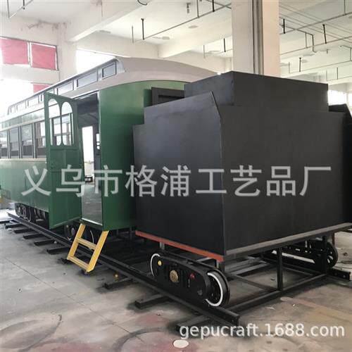 厂家定制金属蒸汽火车景观雕塑学校个性火车车厢读书吧阅读室