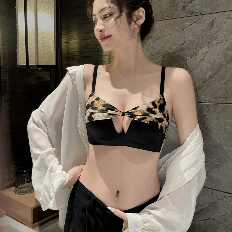 性感迷人豹纹无痕内衣女小胸聚拢显大加厚胸垫无钢圈收副乳文胸罩