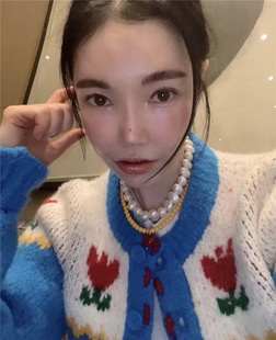 现货～韩国代购helder撞色针织开衫复古爱心提花短款毛衣外套女