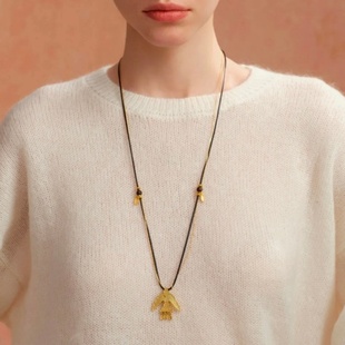 长款沉香飞鸟吊坠项链女轻奢小众设计高级感简约百搭皮绳毛衣链