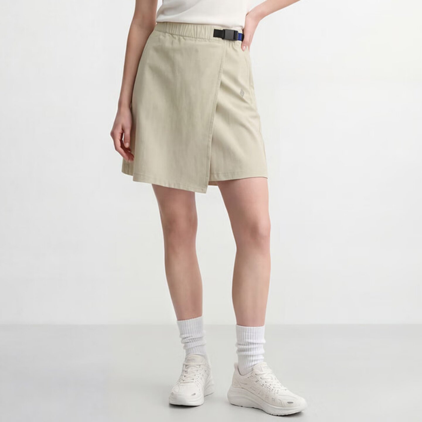Skechers斯凯奇2026新款女士春夏季抗皱舒适休闲梭织短裤L226W112