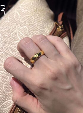 S925纯银金色菱格纹戒指女