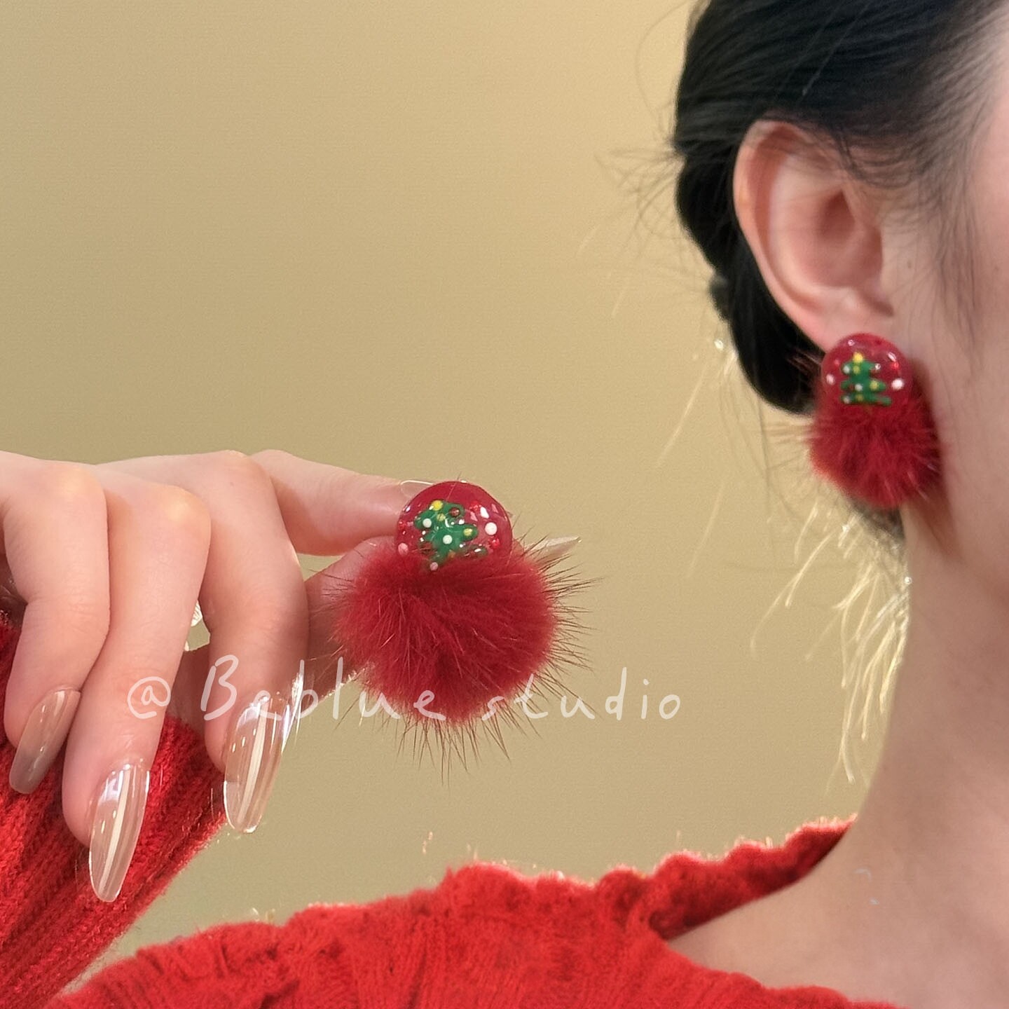 莓丽灵动~S925纯银红色毛球耳钉女2026新爆款轻奢高级感耳环耳饰