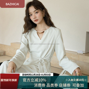 V领别致宽松衬衣设计感上衣3128 新款 气质简约纯色衬衫 女2025秋装