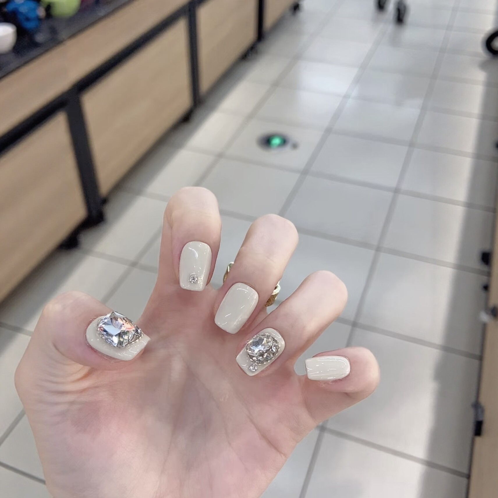 2025新款高级感气质轻奢手工穿戴甲韩系温柔简约短款堆钻美甲贴片,彩妆/香水/美妆工具,穿戴甲/甲片,淘宝优惠券,粉丝福利购,淘宝优惠卷