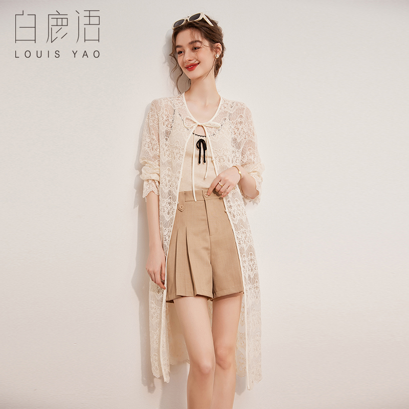 白鹿语优雅长款镂空外套