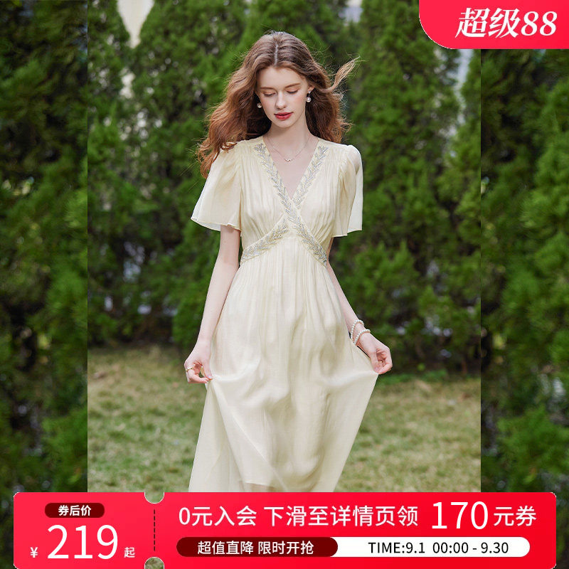 白鹿语法式高级感泡泡袖仙女裙图片