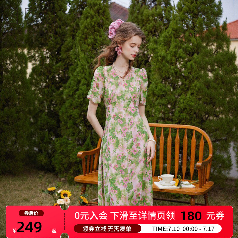 白鹿語(yǔ)法式溫柔風(fēng)碎花長(zhǎng)裙25夏新款V領(lǐng)修身印花輕薄飄逸女連衣裙
