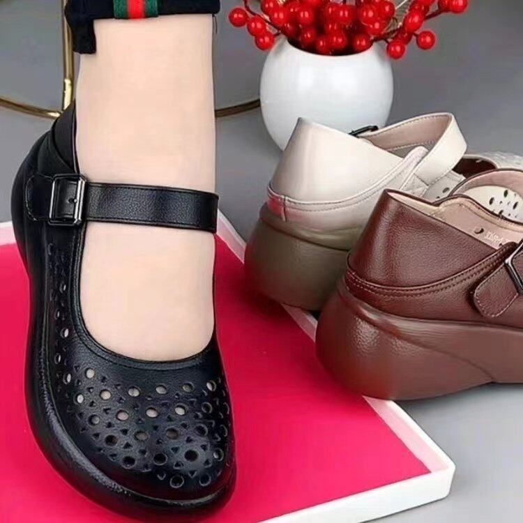 意尔康断码特价镂空复古包头妈妈凉鞋女2026夏季真皮软底中老年洞
