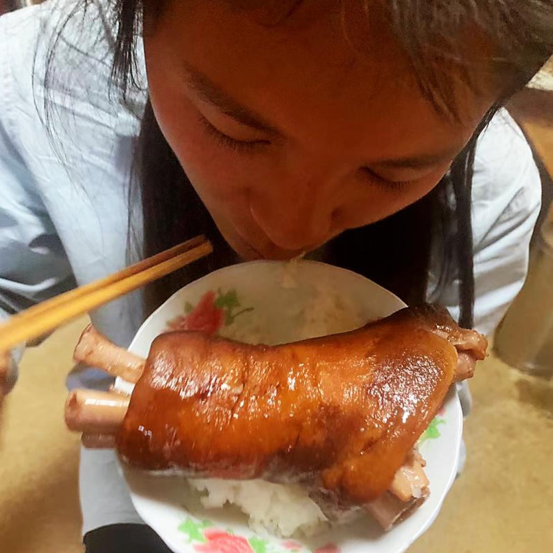 云南诺生态邓土猪蹄带骨舌尖中国诺顿火腿三年腊猪脚非烟熏后腿