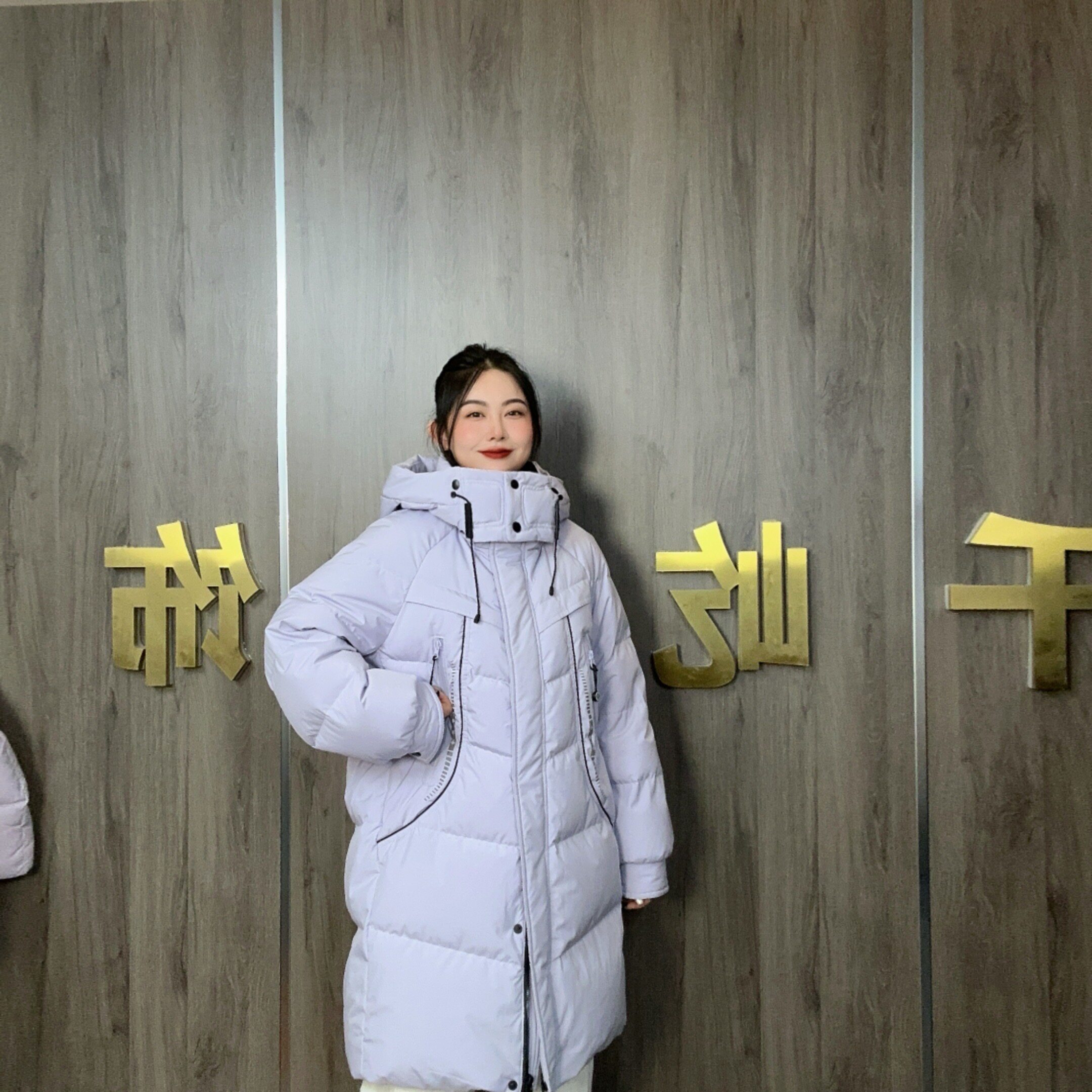 时风国际品牌羽绒服女2026年新款中长款连帽加厚外套90鸭绒550288