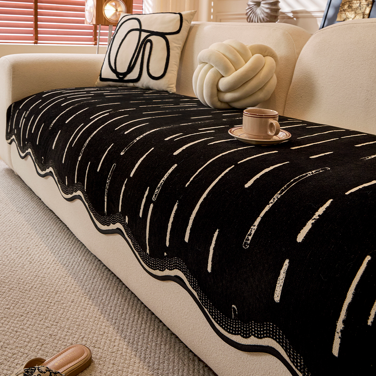 轻奢高级感沙发垫四季通用2025新款固定防滑沙发盖布直排皮坐垫子