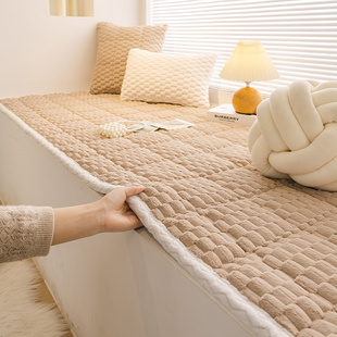 秋冬飘窗垫窗台垫2026新款奶油风四季毛绒坐垫阳台垫子榻榻米定制