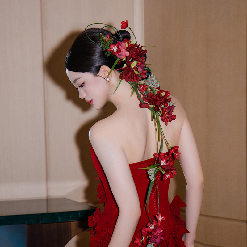 森系复古红色新娘手作花发饰新中式古典结婚礼服晨袍高级感造型女