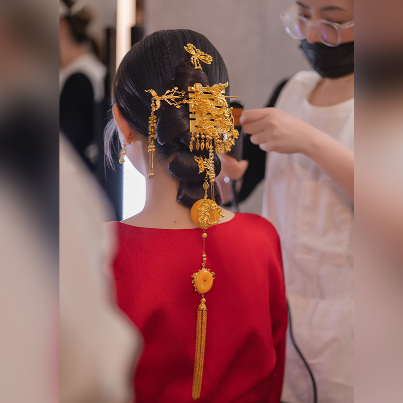 新娘婚礼新中式后区头饰简约金色精致古风喜字发簪晨袍马面裙配饰