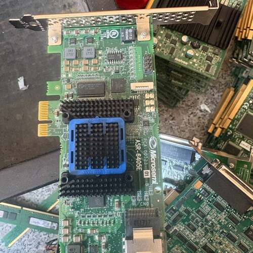 议价Microsemi ASR-6405E RAID阵列卡，12可维修