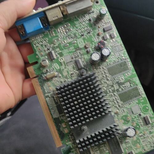 议价-ATI Radeon X300 128MB PCI-E显卡，-可维修
