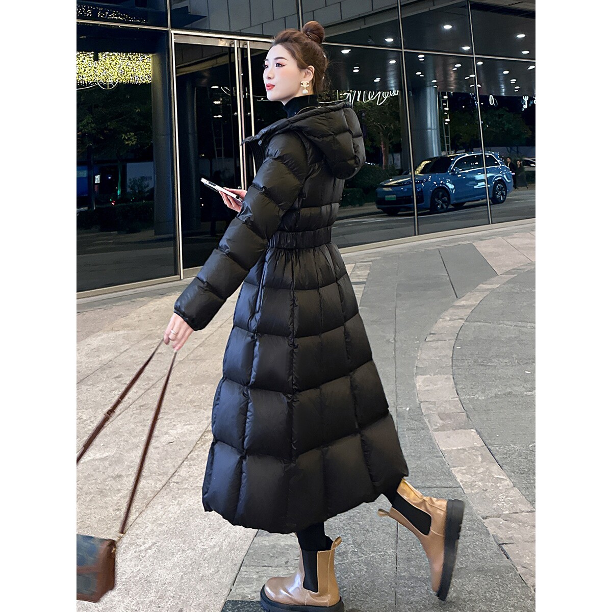 羽绒服女长款2025年冬新款高端收腰修身显瘦保暖加厚90白鸭绒外套