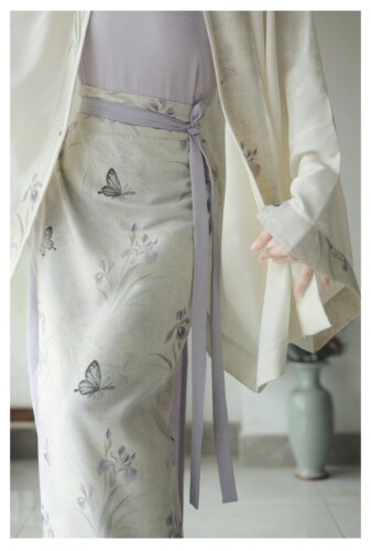 岁余【蝴蝶鸢尾】赵伯雲貉袖吊带印花窄摆宋旋裙秋款宋制汉服