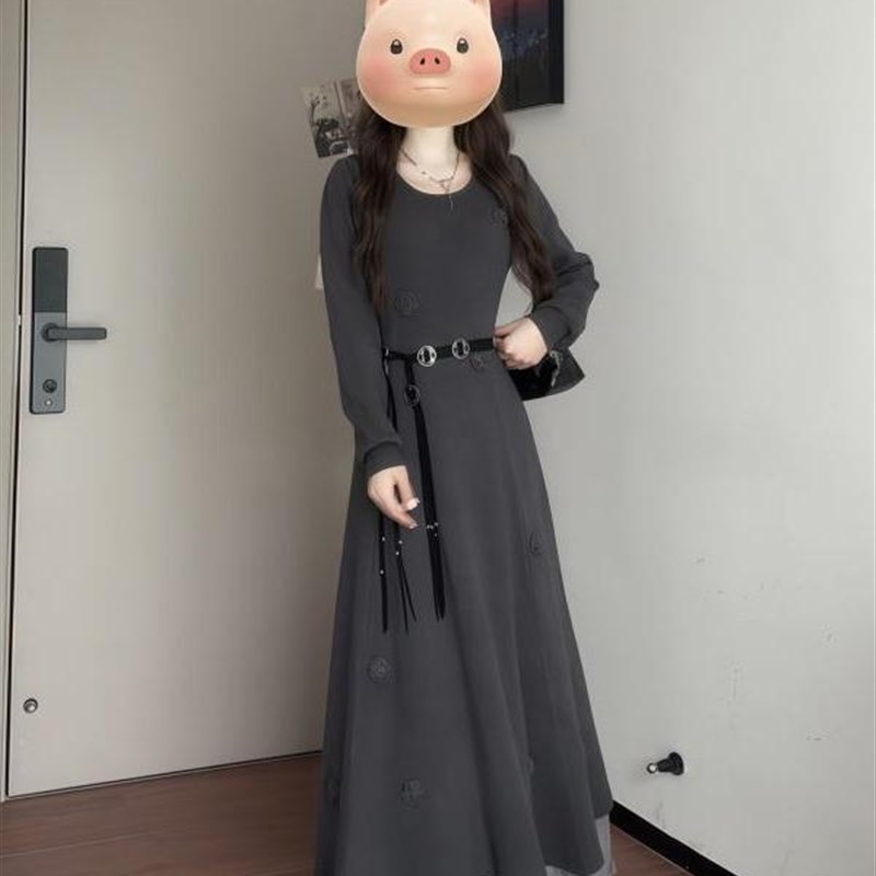 秋装女2025新款法式高级感修身长裙针织打底连衣裙小众设计