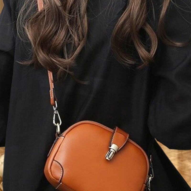 柜台Mk Dn~斜挎包女包2025新时尚工作服百搭小方包女肩包