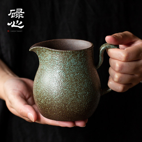 碌心复古粗陶大容量公道杯分茶器