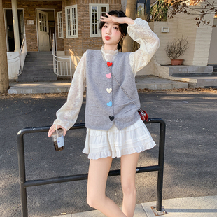 2025女春蕾丝上衣甜美盐系穿搭两件套 爱心扣针织马甲套装
