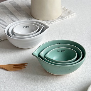 北欧风陶瓷螺纹套碗噘嘴小碗彩色磨砂套碗简约烘培量匙引流小碗