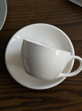 半颗橘子HO简约纯色厚实感咖啡杯碟白色温润下午茶陶瓷杯碟红茶杯