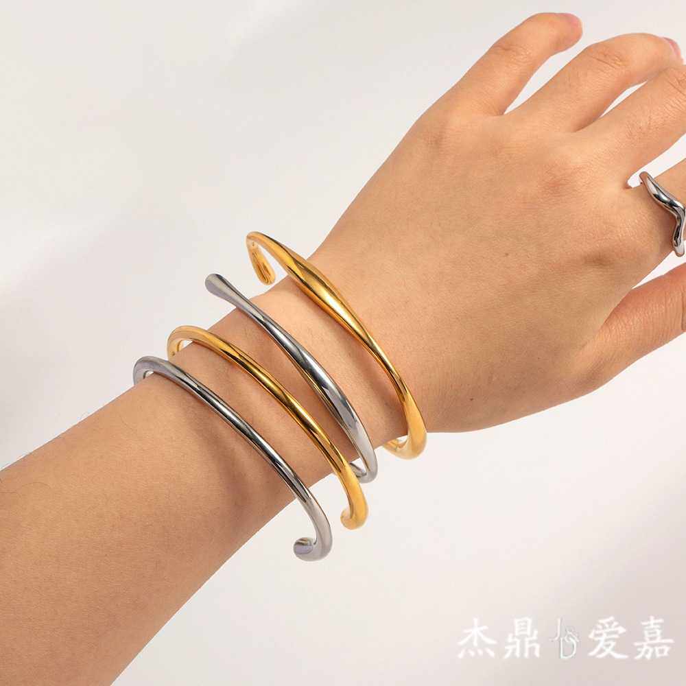 INS小众风女式钛钢项链18K金不锈钢异形开口手镯小红书同款手镯品
