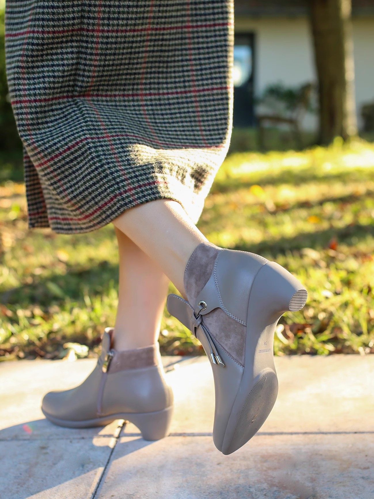 kufenberg/顾芳博哥德国  穿上能跑 跟底一体 宽楦  中跟真皮短靴