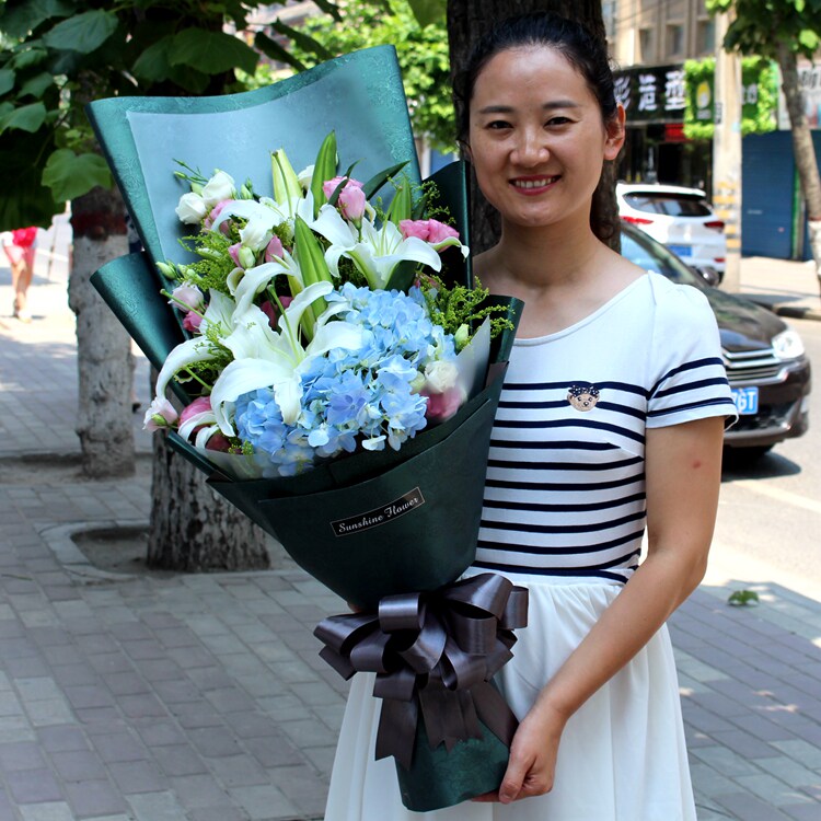 西安同城速递香水生日百合花送花