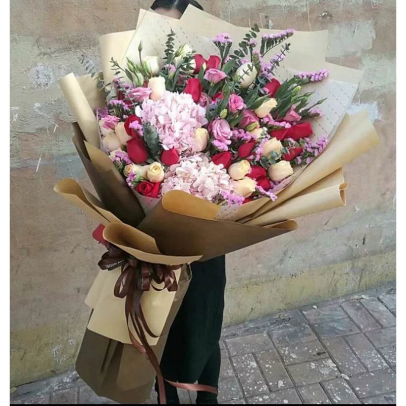 熊抱花束超大大花束超大绣球同城送花玫瑰绣球混搭南宁鲜花速递