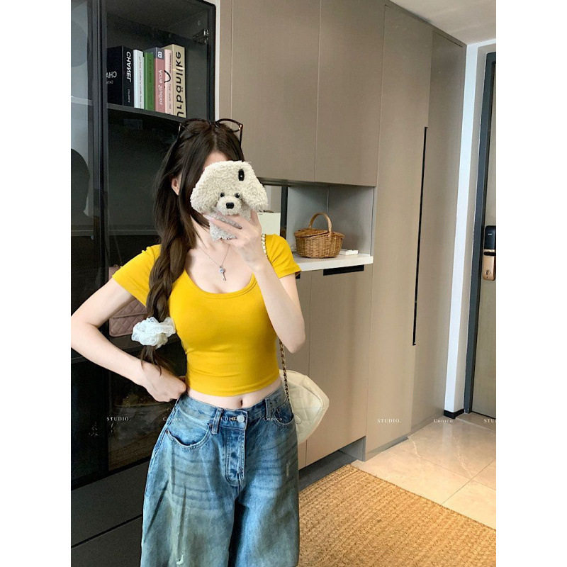 修身显瘦2026新款辣妹纯欲方领正肩黄色t恤女短袖夏独特小众上衣