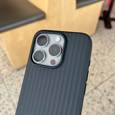 适用于苹果15Pro手机壳软壳行李箱波纹款个性潮款磨砂网红轻薄简约防滑防摔大孔透明保护壳