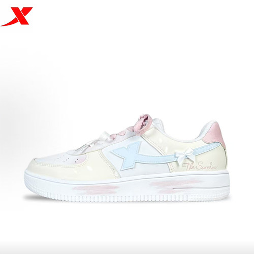 特步板鞋梦幻小清新简约青春元气