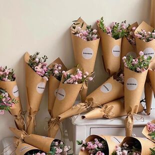自己包装花束材料复古风牛皮英文鲜花包装报纸英文背景墙纸礼盒纸