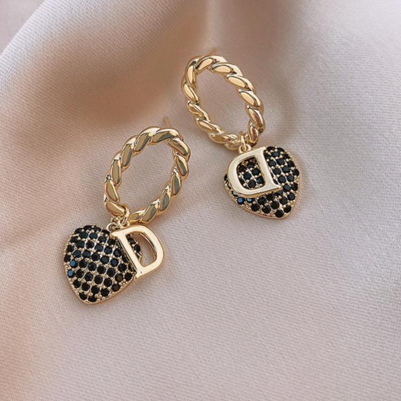 ③E 908 2023 New Heart Shaped Earrings Faion