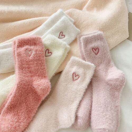 H 59024 Women's autumn winter plush crew socks 女士秋冬毛绒