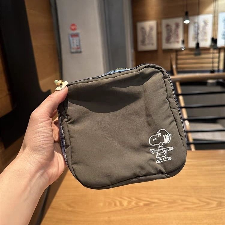 可爱卡通复古刺绣化妆包