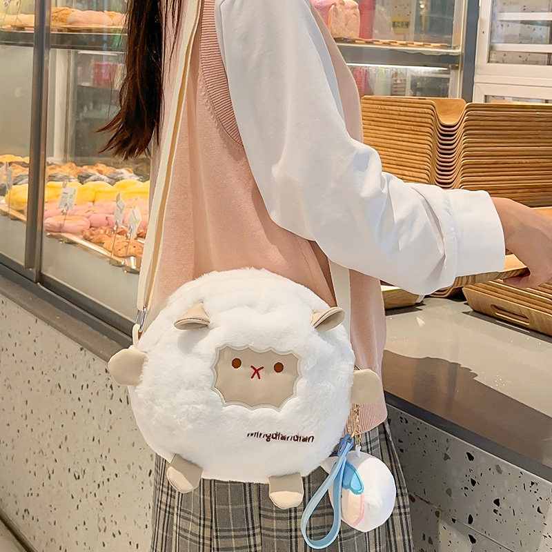可爱小羊毛绒包包女2026秋冬新款潮卡通单肩毛毛包软妹少女斜挎包