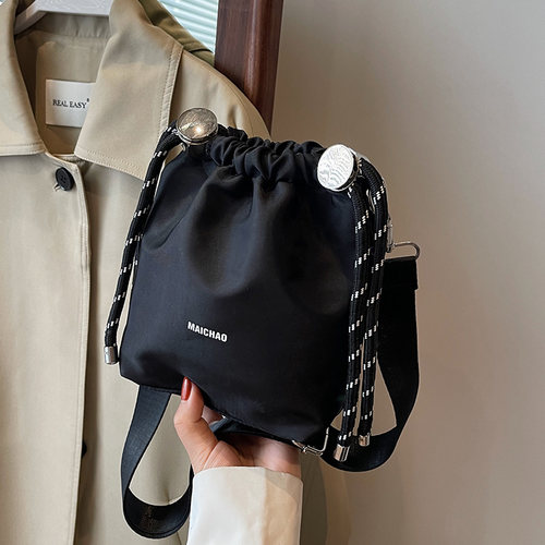 菇八八高级感洋气水桶包斜挎包